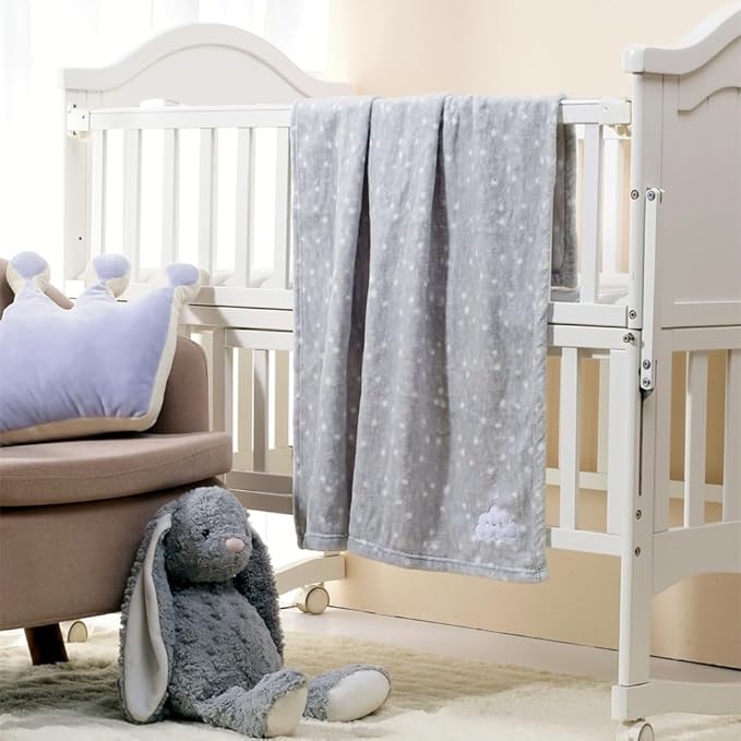 CREVENT Baby Welcome Gift Set Storage Basket with 2 Blankets+ 1 Security Blanket + 1 Taggie + 1 Gift Bag with Ribbon (Grey)