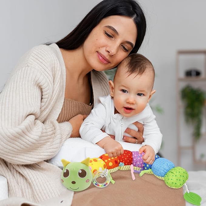 Infant Rattle Socks Toys 0 to 12 Months, Baby Wrist Rattle Foot Finder Socks Set, Birthday Holiday Present for Newborn Boy Girl 0/3/4/6/7/8/9/12/18 Months Kids Toddler (Green Caterpillar)